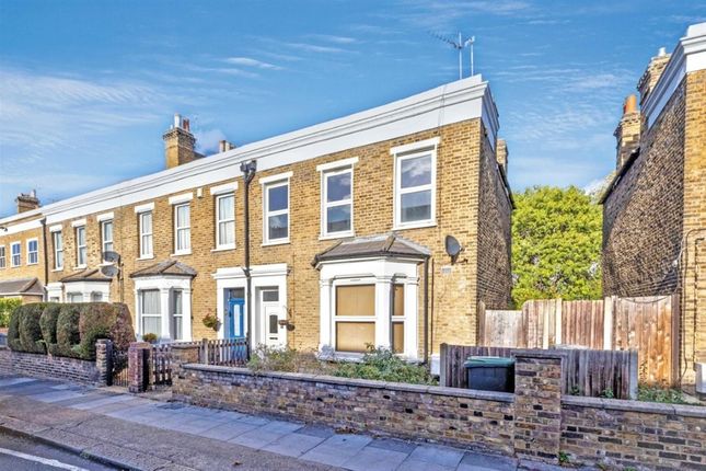 2-bed flat on Gilmore Road, London, £389,000