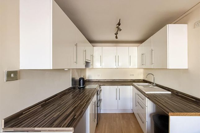 5 Pantile Court, Pantile Hill, Southminster photo 3