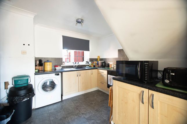 108 Patrington Garth, Hull photo 2