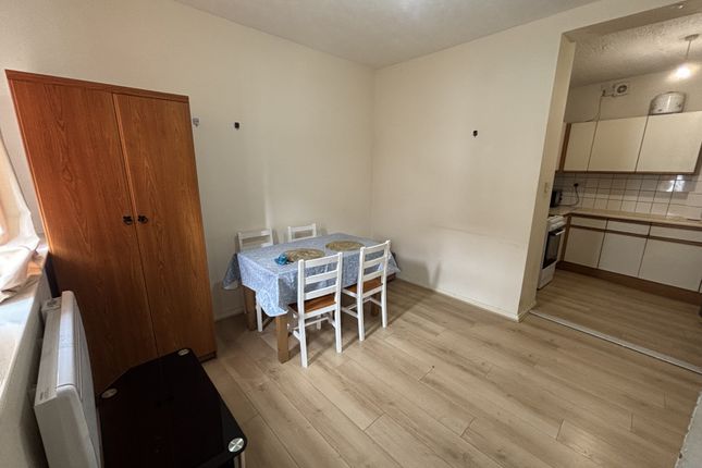 333b, Canterbury Street, London photo 2