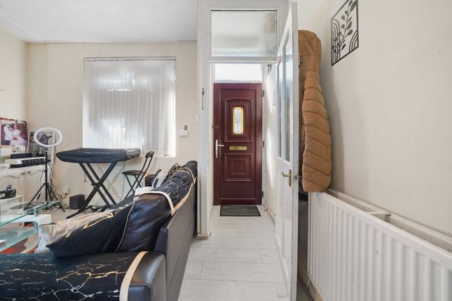 15, Arnold Grove, Liverpool photo 4