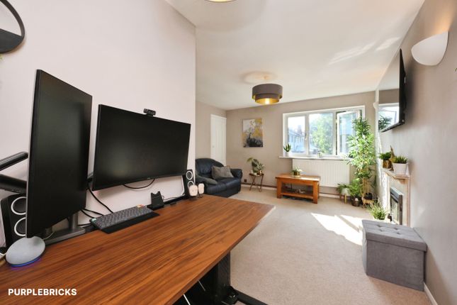 17, Conifer Close, Waltham Cross photo 4