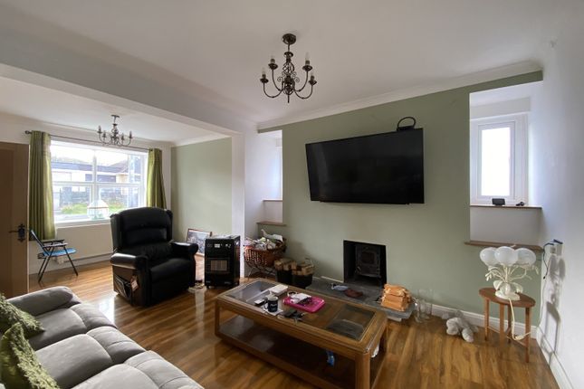 92, Wernoleu Road, Ammanford photo 4