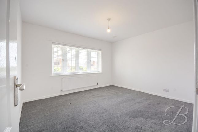36, Field Drive, Mansfield photo 3