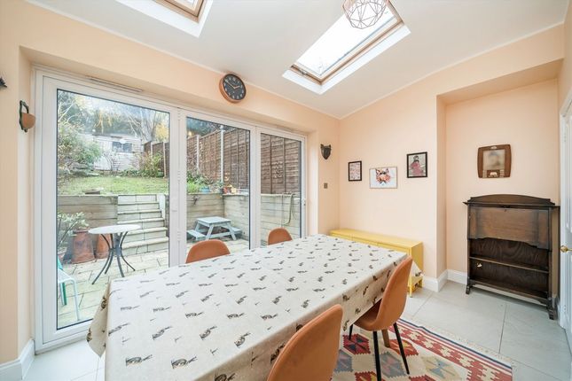 98, Ravensbourne Road, London photo 4
