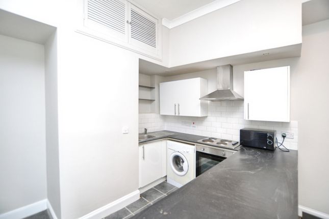 Flat 4, 15, Halmyre Street, Edinburgh photo 4