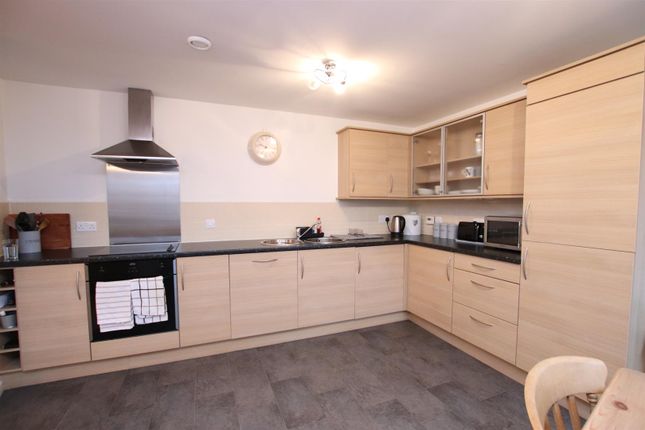 17, Burnstall Crescent, Ilkley photo 5