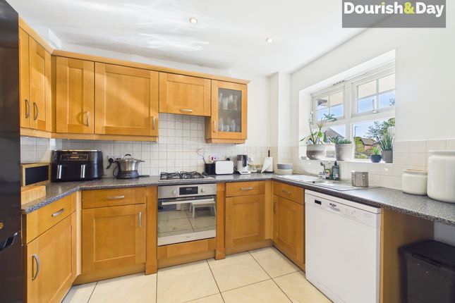 33 Romesco Way, Stafford photo 3