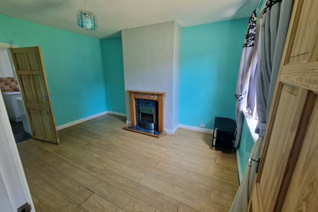 51, Heckmondwike Road, West Yorkshire photo 2