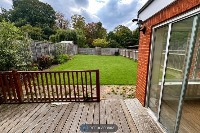 Meadow Lane, Burgess Hill photo 4