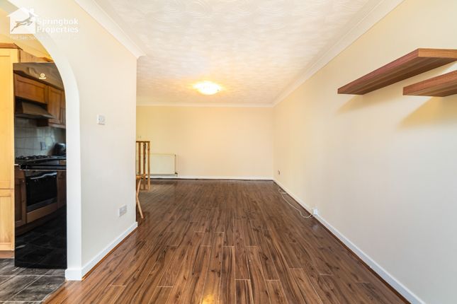 6, Llys Ystrad, Carmarthen photo 4