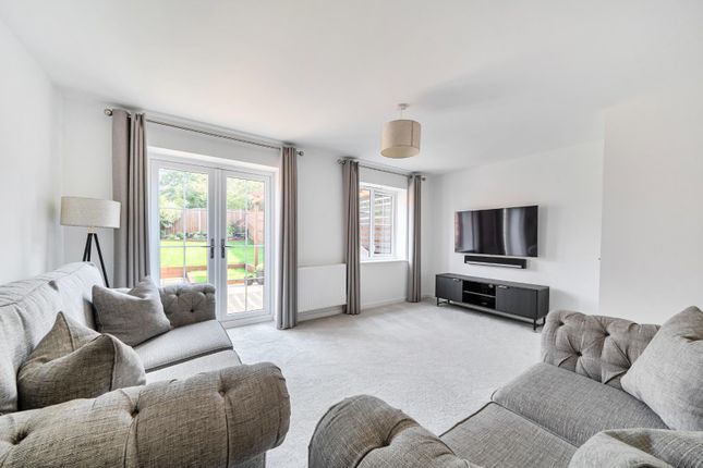 6, Honeysuckle Avenue, Willesborough photo 4