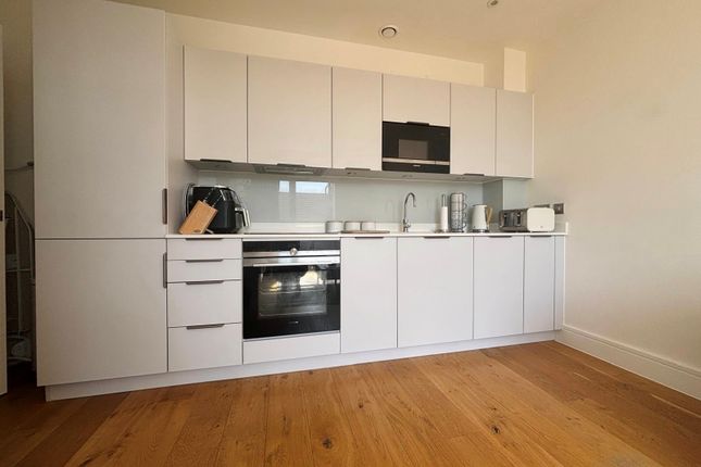 29 Mercury House, Broadwater Road, WELWYN GARDEN CITY photo 4