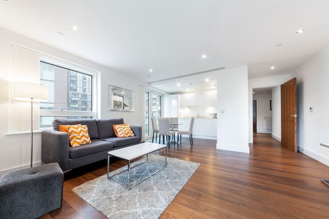 Flat to rent in Talisman Tower, 6 Lincoln Plaza, Canary Wharf, London