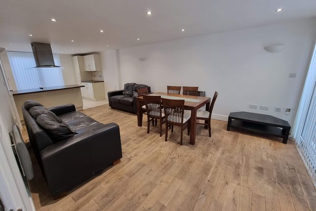 Thumbnail Town house to rent in Seal Street, London