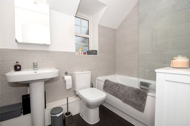 Flat for sale in Hayes Drive, Spencers Wood
