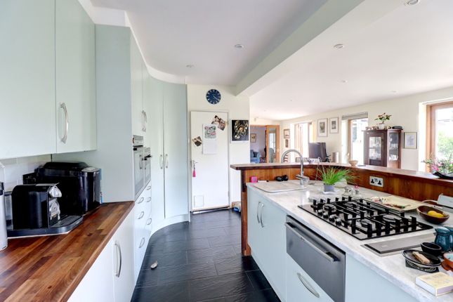 46, Windmill Lane, High Wycombe photo 4