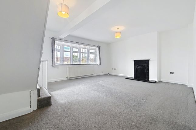 15, Mortimer Way, Leicester photo 3