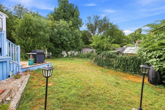 14, Hedgehope Avenue, Rayleigh photo 4