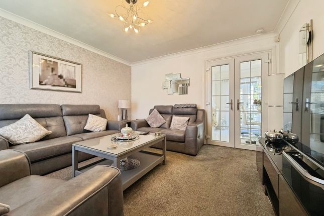 Macdougall Drive, Glasgow photo 4