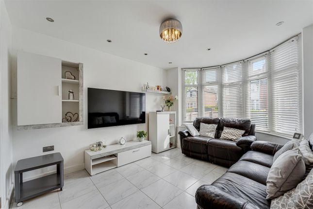 20, Langdale Road, Sale photo 2