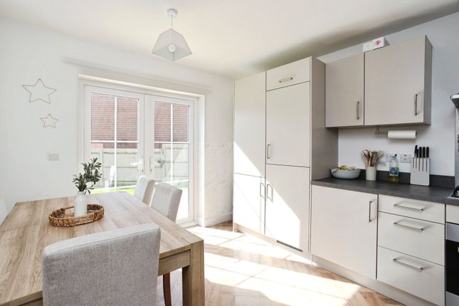 7, Field Rise, Wadhurst photo 2
