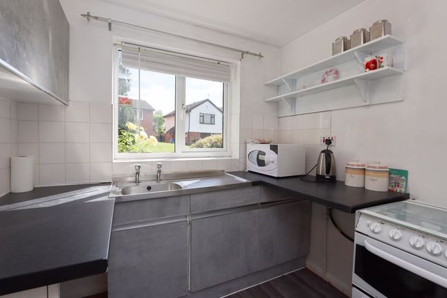 Flat for sale in Garnon Mead, Coopersale, Epping