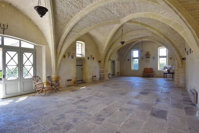 Ch&acirc;teau for sale in Aimargues, Gard Provencal (Uzes, Nimes), Provence - Var