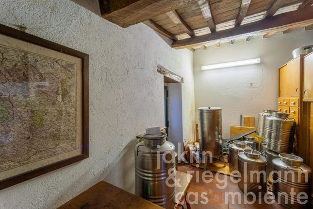 Country house for sale in Italy, Umbria, Terni, Montegabbione