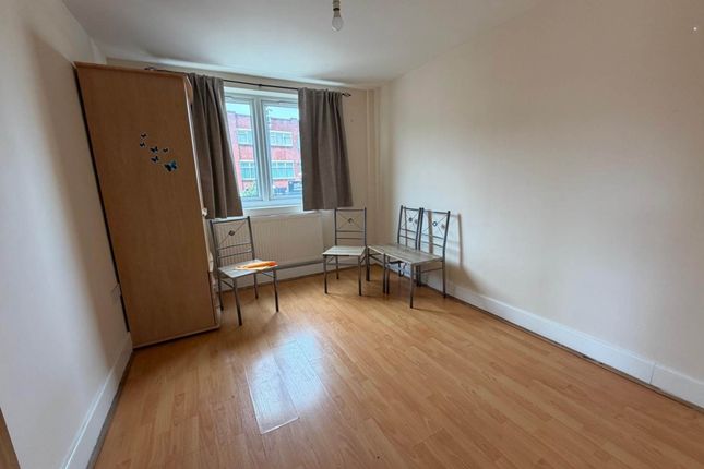 Flat 2, Goodmayes Road, Ilford photo 2