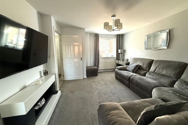 114, St. Thomas Way, Rugeley photo 5