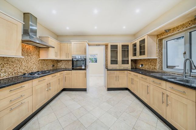 16, Conyers Road, London photo 3