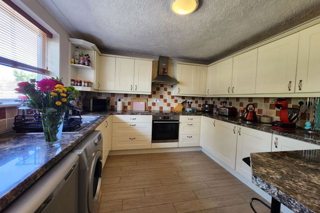 24, Helvellyn Avenue, Ramsgate photo 2