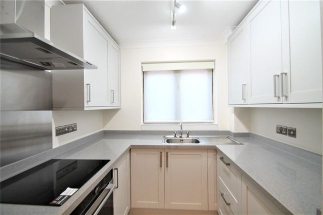 3, Oak View, Berkshire photo 2
