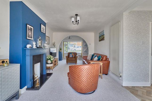 26, Outlands Drive, Hinckley photo 2