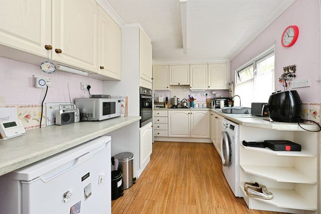 12, Plumtree Mobile Home Park, King's Lynn photo 3