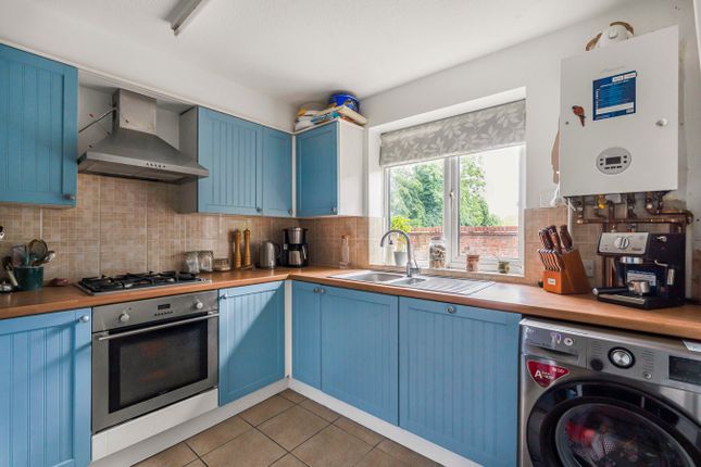Roselle Court, Park View Road, Ealing photo 3