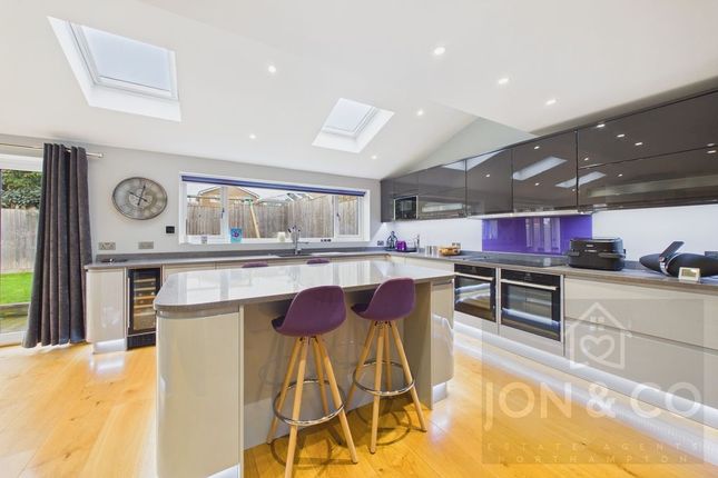 6, Beech Close, Northampton photo 4