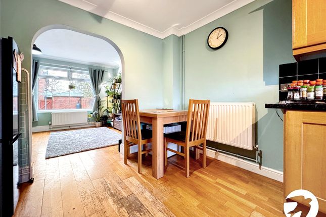 26, Plumpton Walk, Kent photo 3