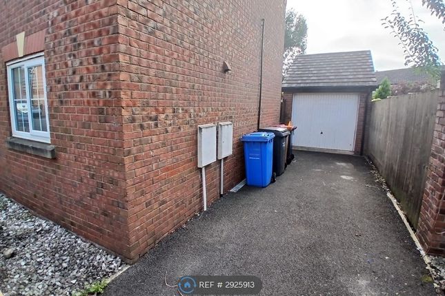 Kilcoby Avenue, Swinton, Manchester photo 2