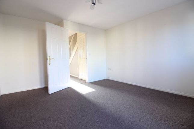 11, Beaumont Way, Peterborough photo 4