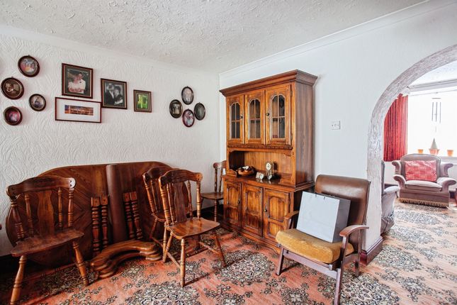 42, Cawthorne Road, Barnsley photo 4
