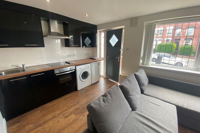 First floor flat, 55, Woodsley Road, LEEDS photo 2