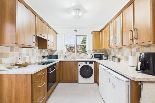 30, Parcevall Drive, Hull photo 3