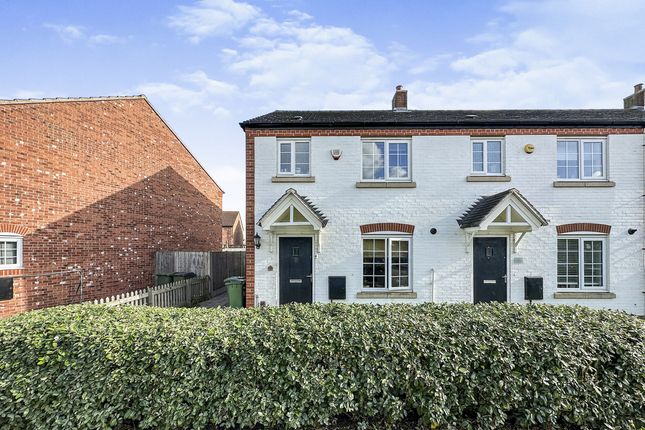 Thumbnail Town house for sale in Kirkwood Close, Leicester