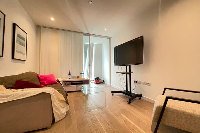 Flat 1402 Sky Gardens, Wandsworth Road, London photo 4