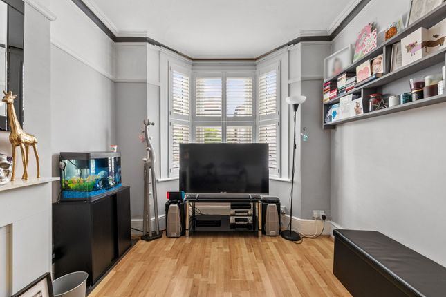 47 Benson Road, Croydon photo 3