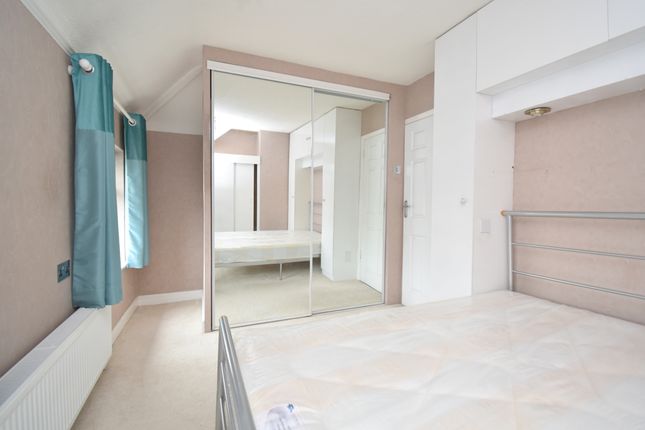 9, Endeavour Road, Hertfordshire photo 5