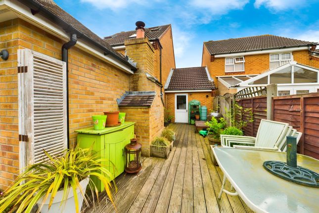 Link-detached house for sale in Tutor Close, Hamble, Southampton