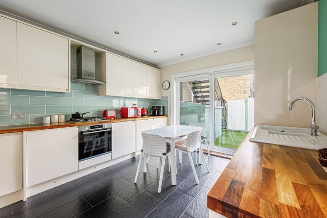 42b, Fauconberg Road, London photo 3